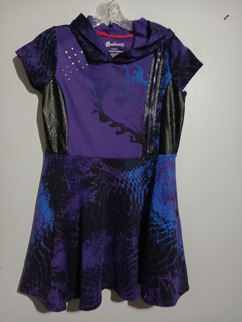 Disneys Descendents 3 Girls Short Sleeve Hooded Dress. Size XL (14-16)